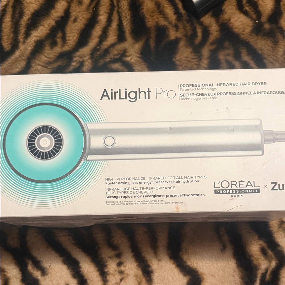 L'Oreal AirLight Pro Hair Dryer in Silver and Aqua